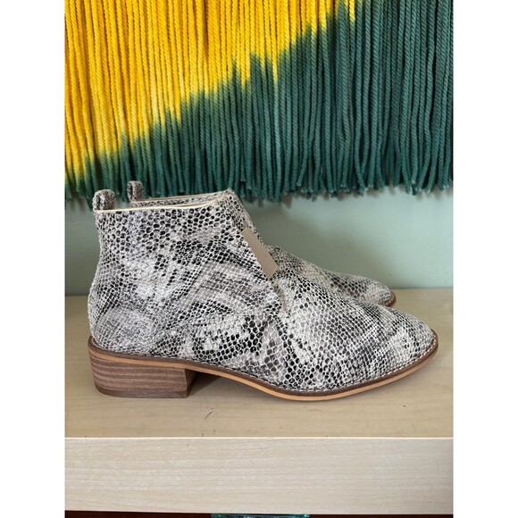 Coconuts by Matisse bootie Size 6 - Picture 4 of 8